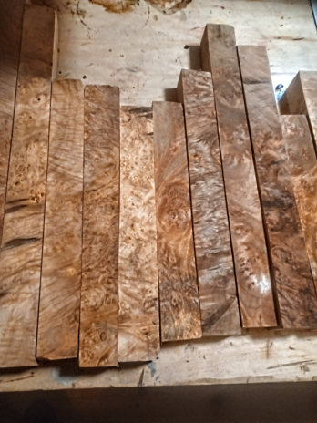 Maple Burl Turning Blank – 18″ x 1.5″ x1.5″ – Premium Burl for Pool Cues